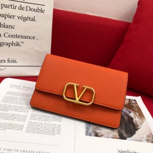 $79.00,2020 Cheap Valentino Clutches # 224356