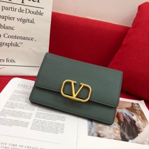 $79.00,2020 Cheap Valentino Clutches # 224358