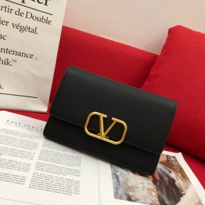$79.00,2020 Cheap Valentino Clutches # 224360