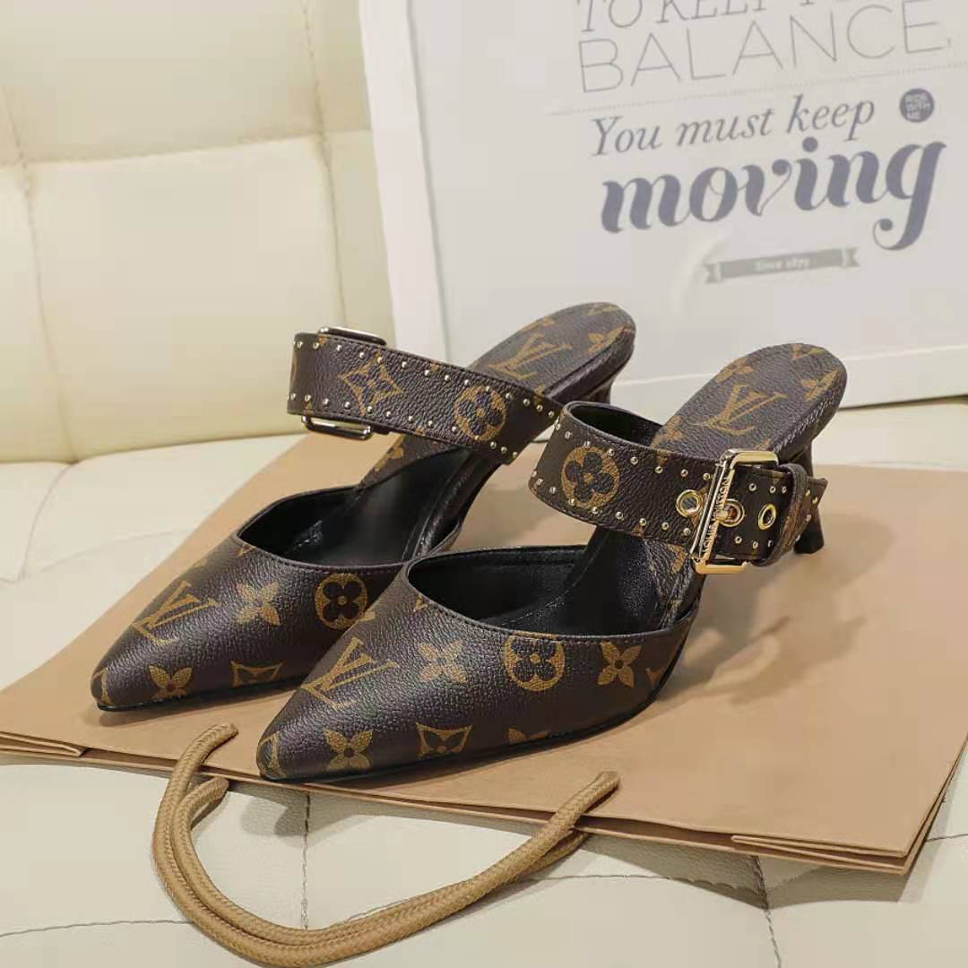 Louis Vuitton Flat Heel Sandals For Women # 237923