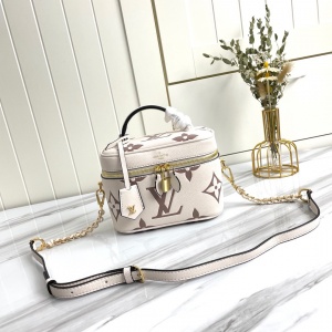 $85.00,2021 Louis Vuitton Handbags For Women # 238953