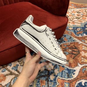 $85.00,2021 Alexander Mcqueen Sneakers Unisex # 240464