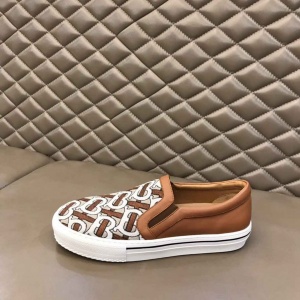 $82.00,2021 Burberry Causual Sneakers For Men in 240940