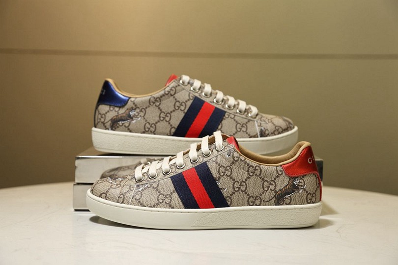 2021 Gucci Causual Sneakers For Wome in 241174