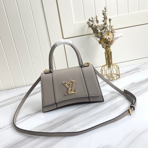 $95.00,2021 Louis Vuitton 23*24*10cm Handbag For Women in 247656