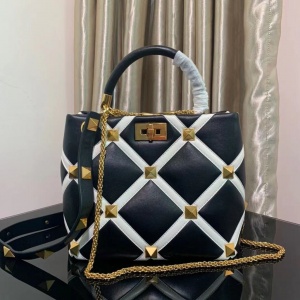 $125.00,2021 Valentino 29*23*16cm Handbag For Women in 247661