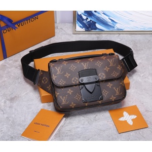 $209.00,2021 Louis Vuitton 21*15*4cm Belt Bag in 247701