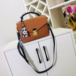 $105.00,2021 Louis Vuitton 25*19*7cm Satchel in 247716