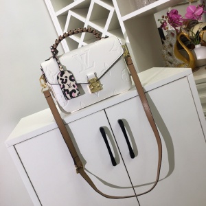 $105.00,2021 Louis Vuitton 25*19*7cm Satchel in 247718
