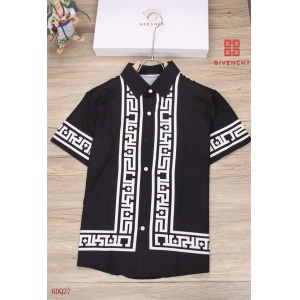 $32.00,Givenchy Short Sleeve Shirts For Men in 252143
