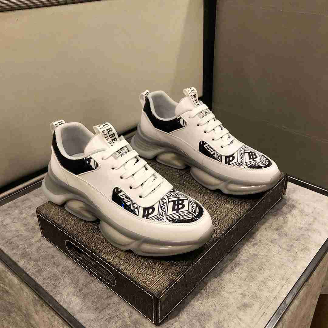 Burberry Air Cushion Lace Up Sneaker For Men in 259159