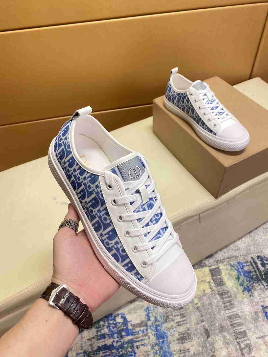 Dior Lace Up Sneaker For Men in 259471