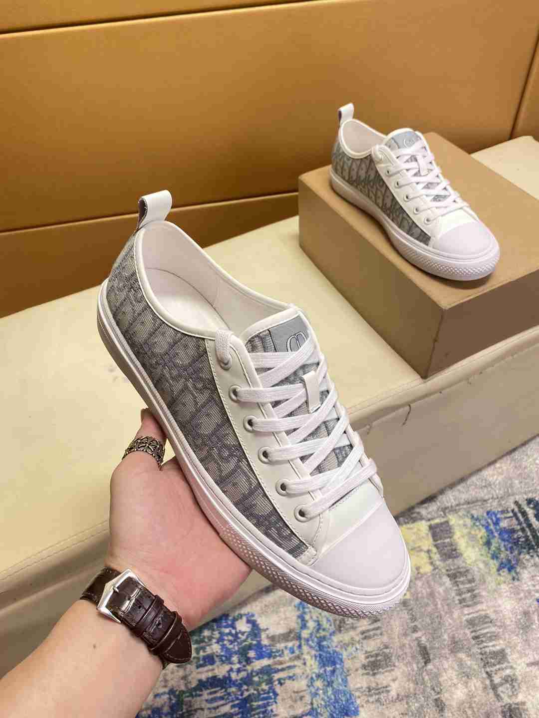 Dior Lace Up Sneaker For Men in 259472