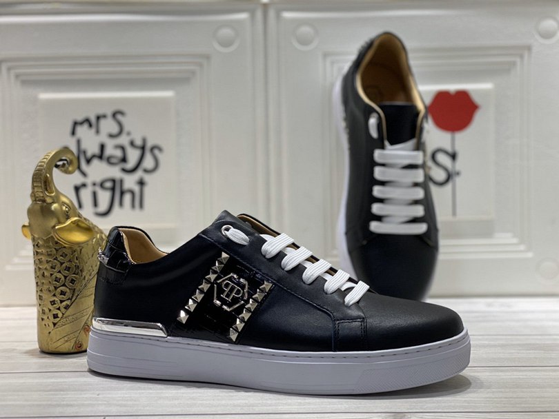 Philipp Plein logo plaque Embellished Lace Up Sneakers For Men in 259972