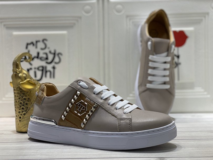 Philipp Plein logo plaque Embellished Lace Up Sneakers For Men in 259974
