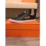 Gucci GG Embossed Bee Embroidered Lace Up Low Top Sneaker For Men in 259279
