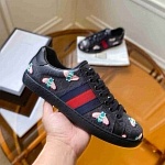 Gucci GG Coated Canvas Lace Up Low Top Sneaker For Men in 259293