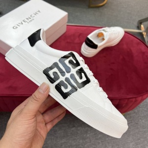 $82.00,Givenchy Lace Up Sneaker For Men in 260077