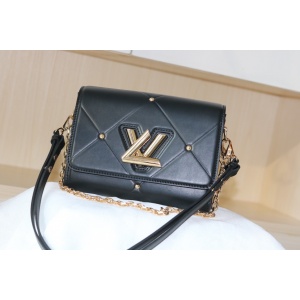 $115.00,Louis Vuitton Quilted Twist Shoulder Bag For Women in 261065