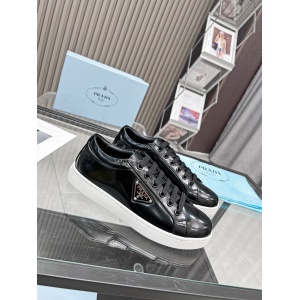 $89.00,Prada Enameled metal triangle logo Brushed Leather Low Top Sneaker Unisex # 265330