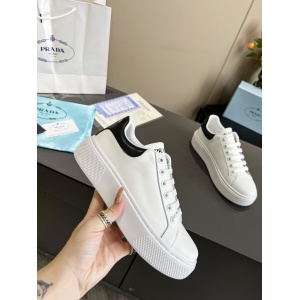 $89.00,Prada Oversized Two tone Low Top Sneaker For Women # 265334