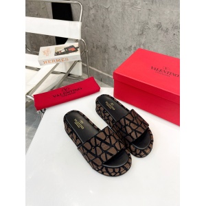 $82.00,Valentino Toile Iconographe Platform Slipper For Women # 269117