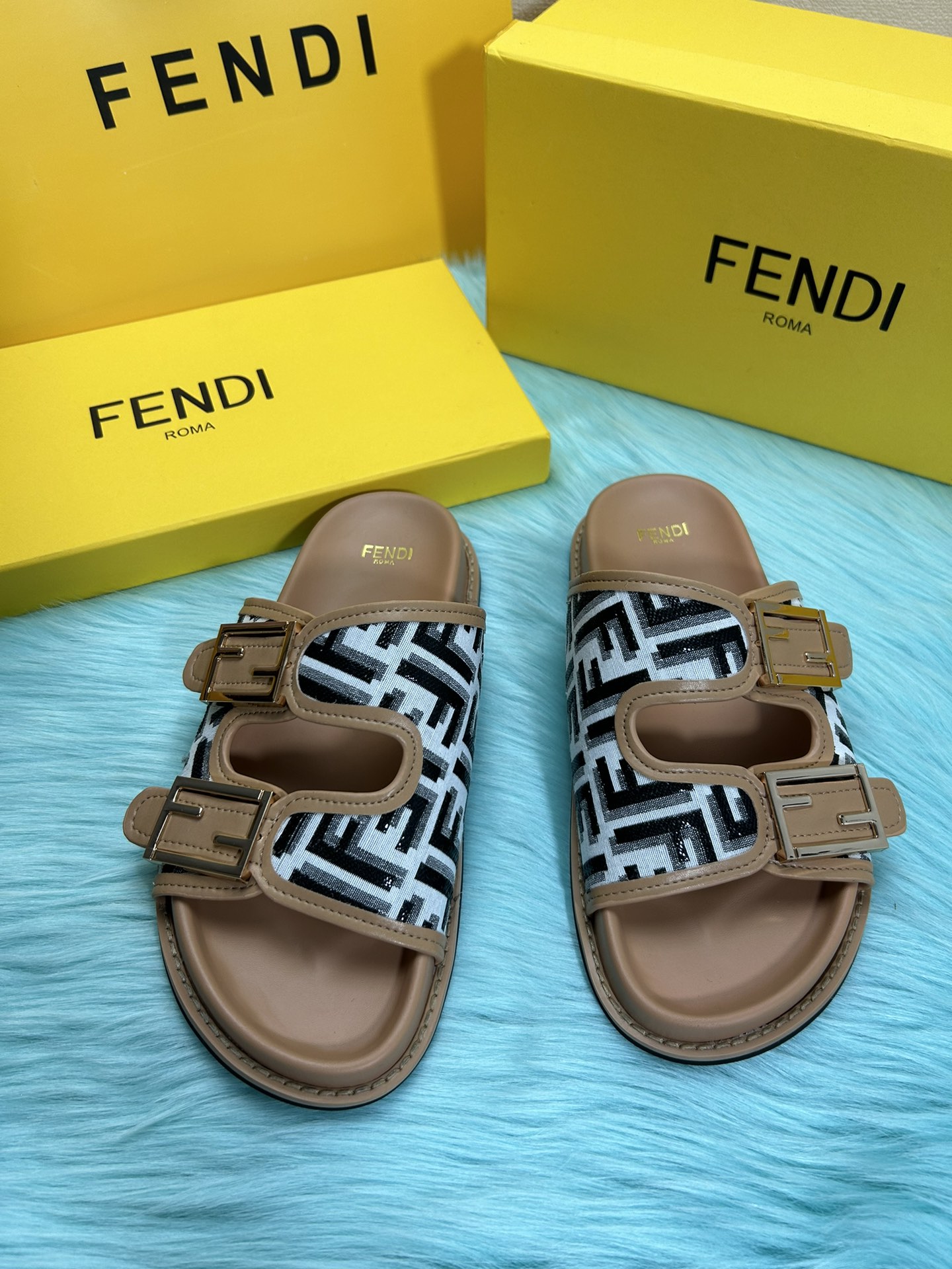 Fendi Logo Print double strap Unisex # 269111