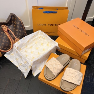 $79.00,Louis Vuitton Pool Pillow Flat Comfort Mule For Women # 271422