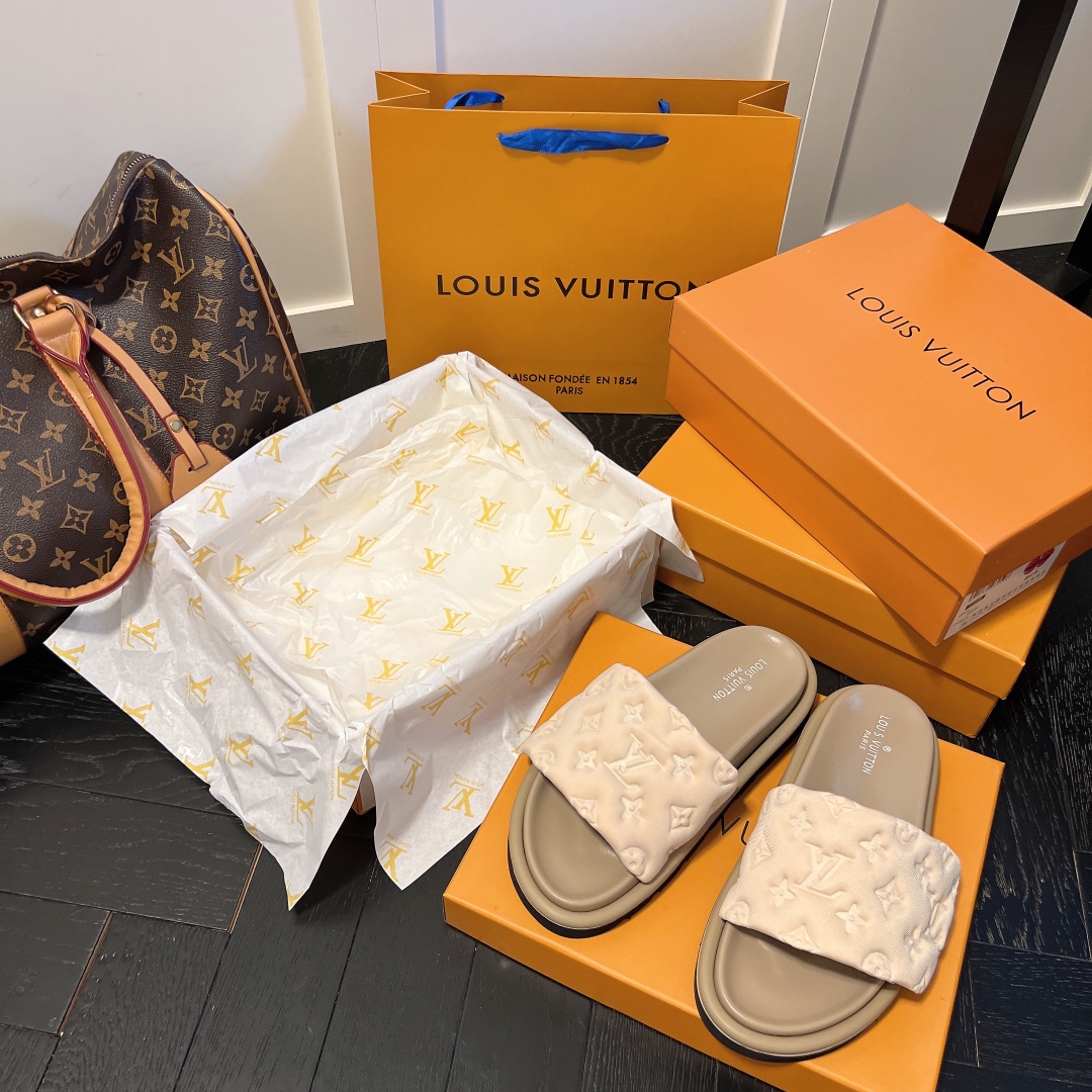 Louis Vuitton Pool Pillow Flat Comfort Mule For Women # 271422