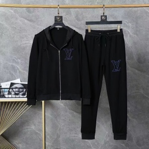 $82.00,Louis Vuitton Tracksuits For Men # 271684