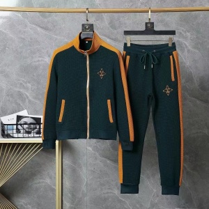 $82.00,Louis Vuitton Tracksuits For Men # 271685