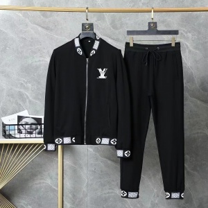 $82.00,Louis Vuitton Tracksuits For Men # 271688