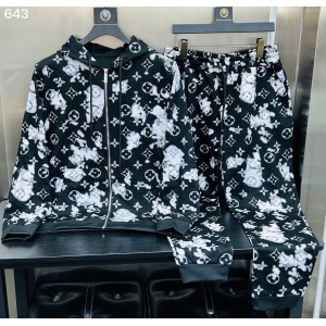 $85.00,Louis Vuitton Tracksuits Unisex # 271947