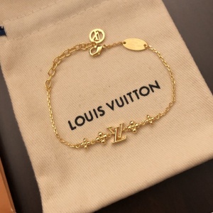 $27.00,Louis Vuitton Necklace For Women # 280110