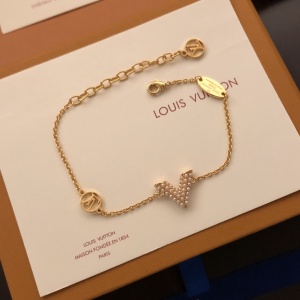 $27.00,Louis Vuitton Bracelet For Women # 280114