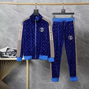 $85.00,Louis Vuitton Tracksuits For Men # 284189