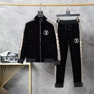 $85.00,Louis Vuitton Tracksuits For Men # 284190