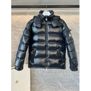 $175.00,Moncler Down Jackets For Men # 284378