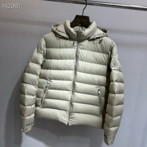 $175.00,Moncler Down Jackets For Men # 284437