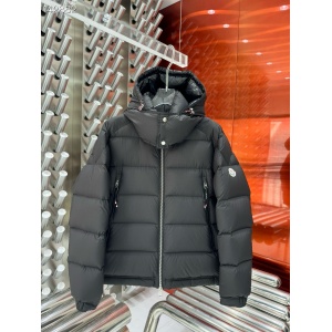 $175.00,Moncler Down Jackets For Men # 284452