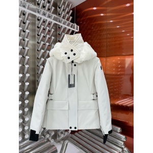 $185.00,Moncler Down Jackets For Women # 284528