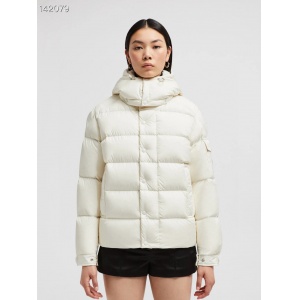 $185.00,Moncler Down Jackets For Women # 284563