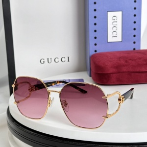 $56.00,Gucci Sunglasses  # 286000