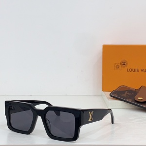 $56.00,Louis Vuitton Sunglasses  # 286373
