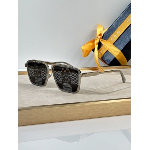 $56.00,Louis Vuitton Sunglasses  # 286401