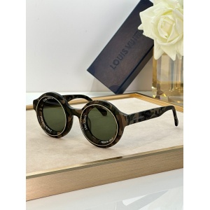 $56.00,Louis Vuitton Sunglasses  # 286421
