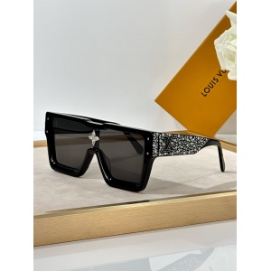 $56.00,Louis Vuitton Sunglasses  # 286450