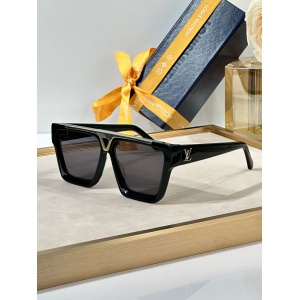 $56.00,Louis Vuitton Sunglasses  # 286459