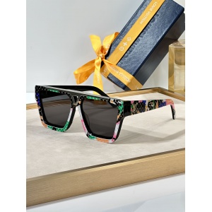 $56.00,Louis Vuitton Sunglasses  # 286461