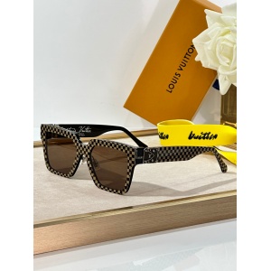 $56.00,Louis Vuitton Sunglasses  # 286491
